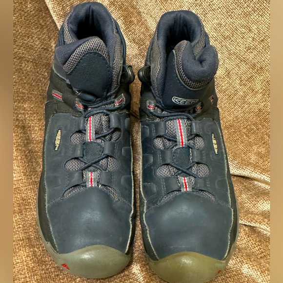 Waterproof Keen boots - Picture 5 of 11